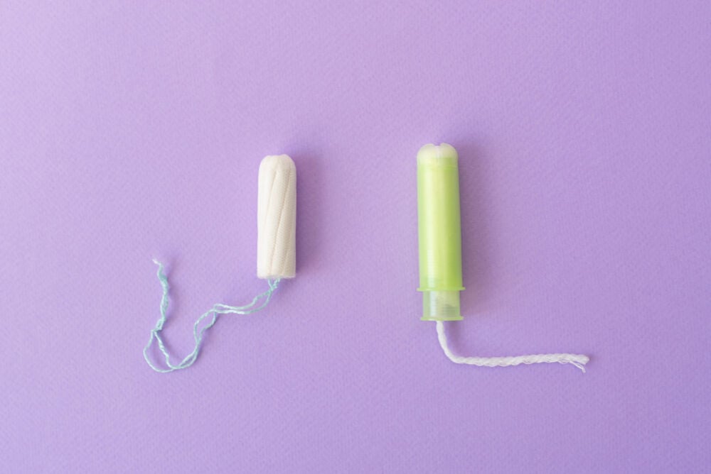 A tampon with applicator vs. non-applicator tampon A tampon with applicator vs. non-applicator tampon