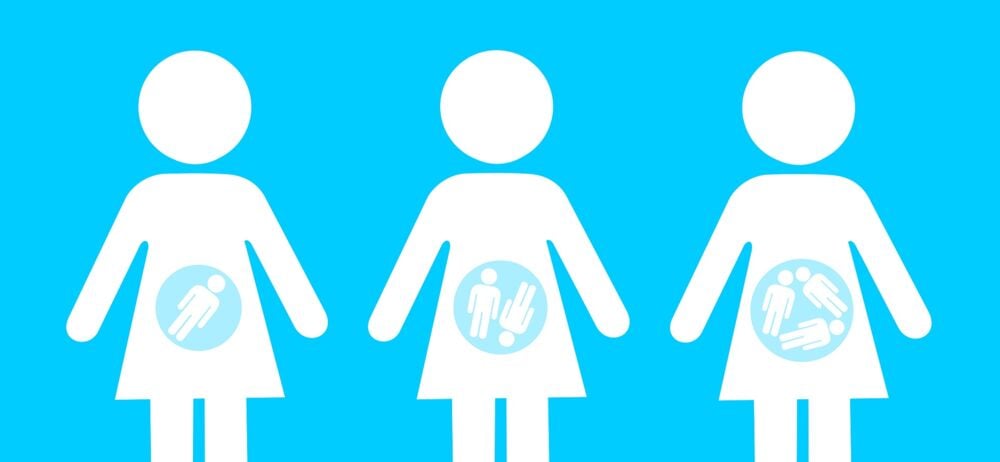 Mujeres embarazadas de gemelos y con un hijo Mujeres embarazadas de gemelos y con un hijo