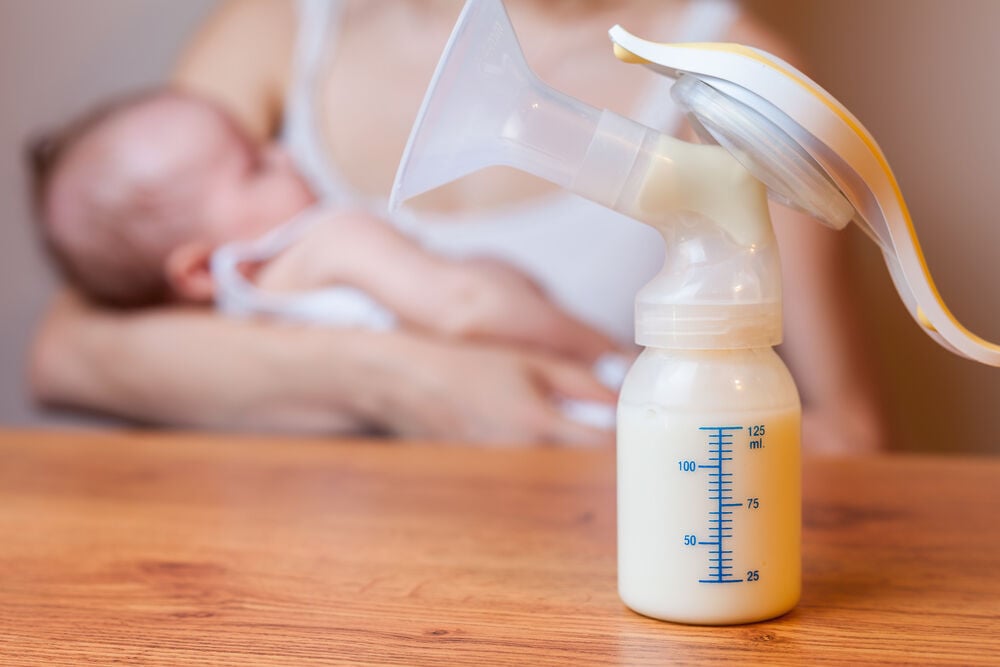 Incorrect breast pump use causing cracked nipples Incorrect breast pump use causing cracked nipples