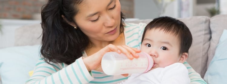 5个奶瓶喂奶的实用技巧  5个奶瓶喂奶的实用技巧