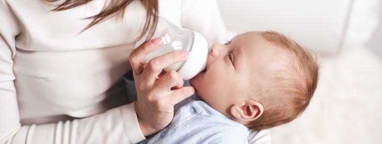 How to Bottle Feed a Baby: Step-By-Step Bottle Feeding Guide