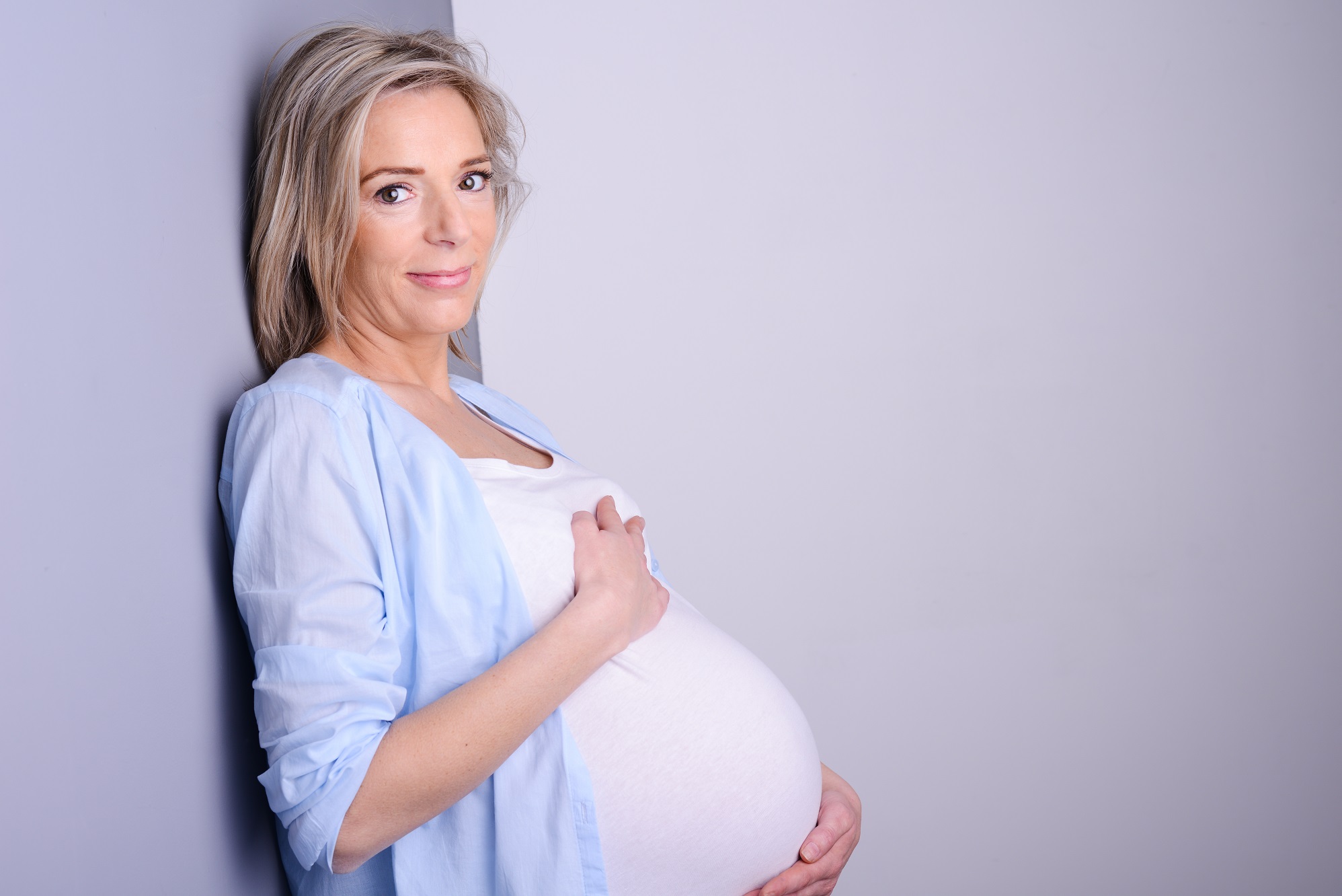 pregnant woman at her 50s pregnant woman at her 50s