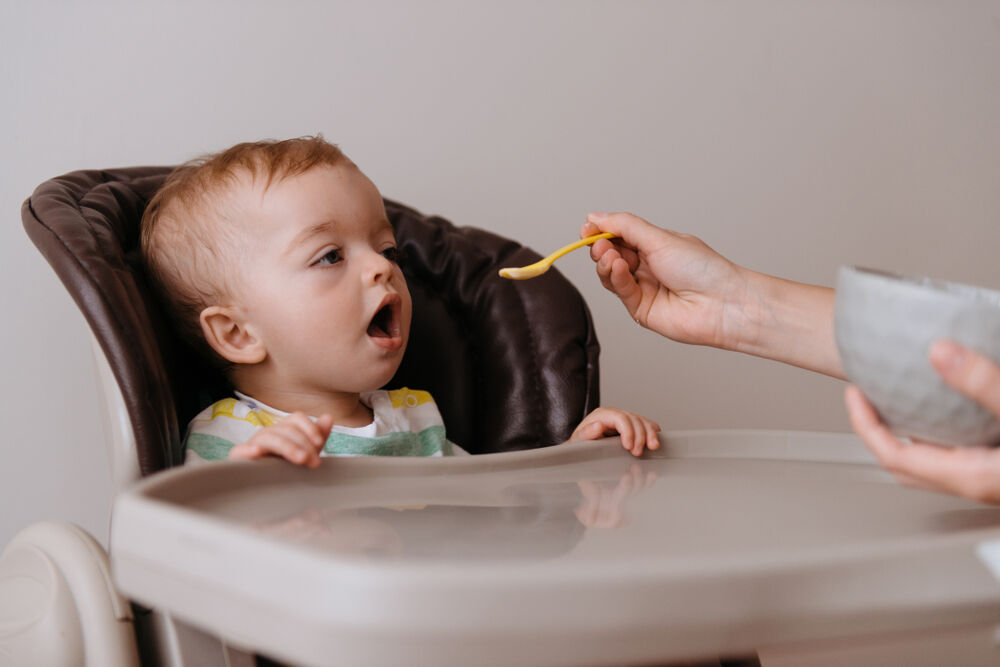 Solid food may cause baby green poop