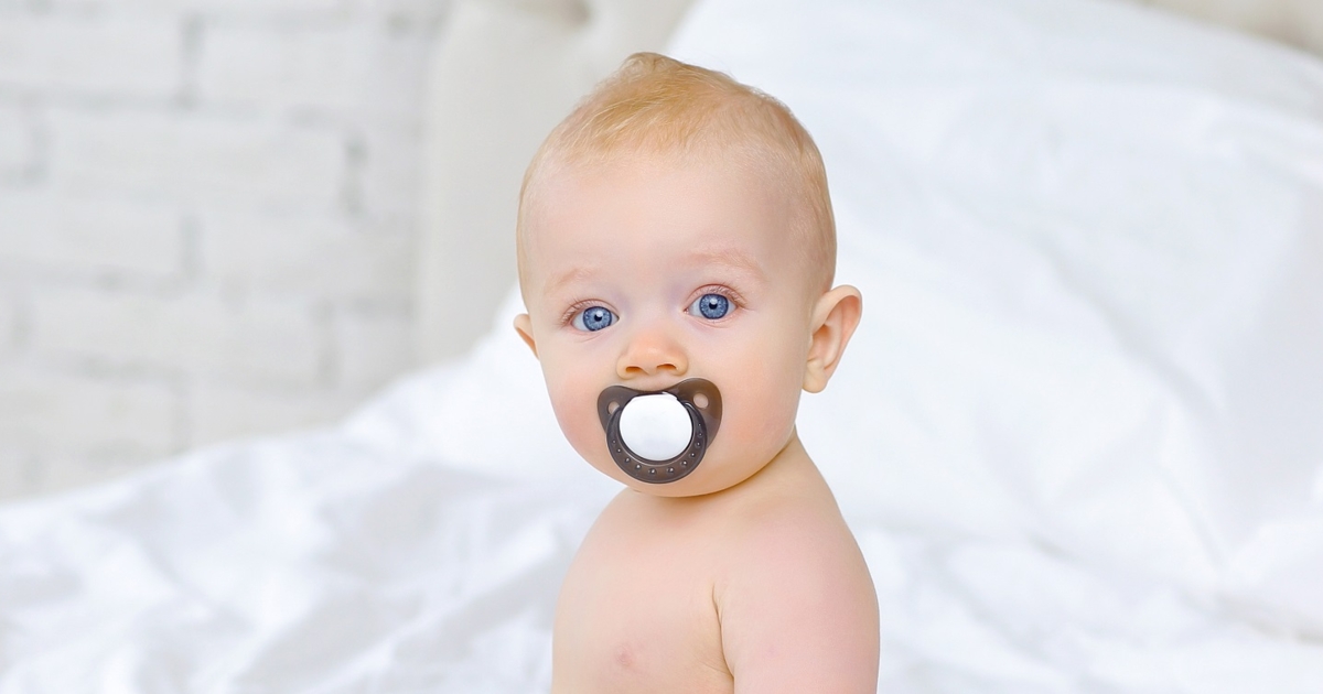 Can Infants Sleep With Pacifier