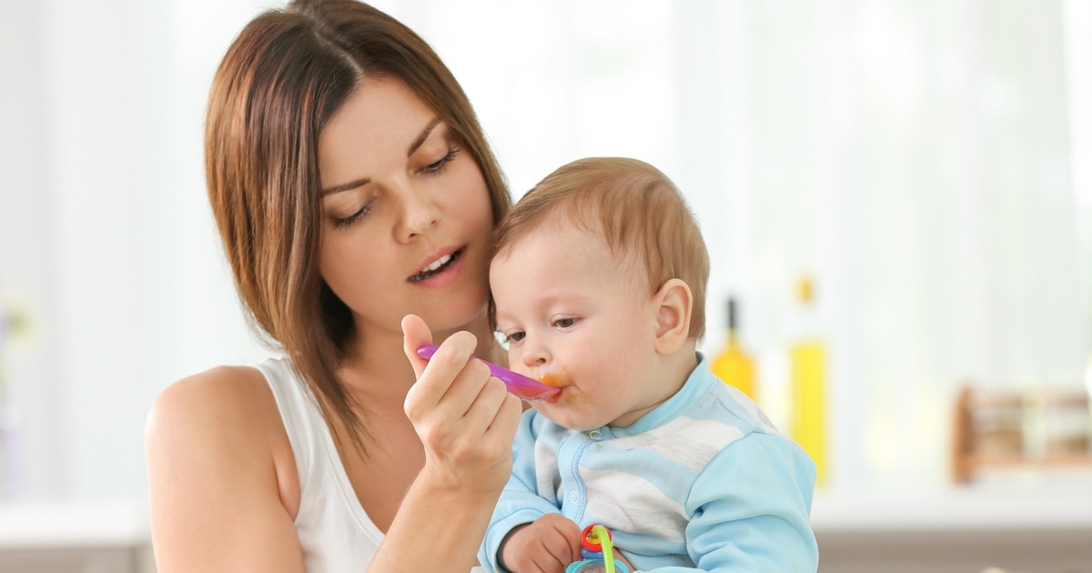 10-Month-Old's Feeding Schedule: What to Feed a 10 Months Old Baby