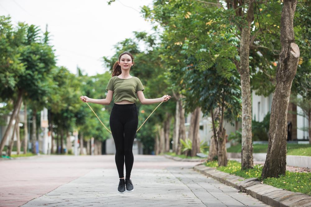 Jumping rope - a good cardio workout for women Jumping rope - a good cardio workout for women