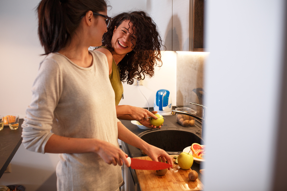 college students cooking easy healthy meals together college students cooking easy healthy meals together