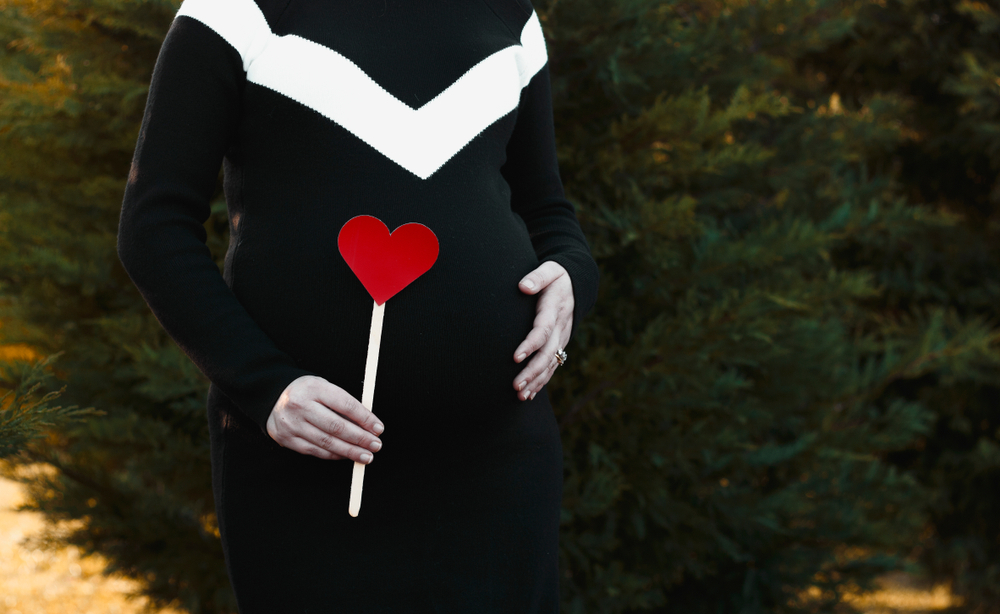 pregnant woman with maternal instincts pregnant woman with maternal instincts