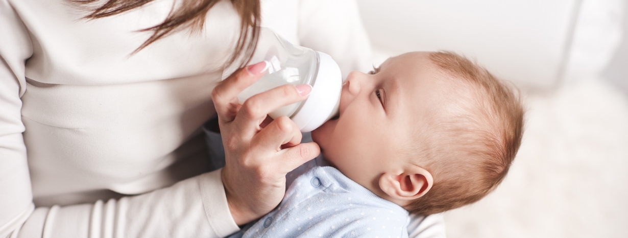 How To Bottle Feed A Baby Step By Step Bottle Feeding Guide