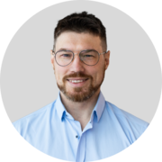 Photo of the expert