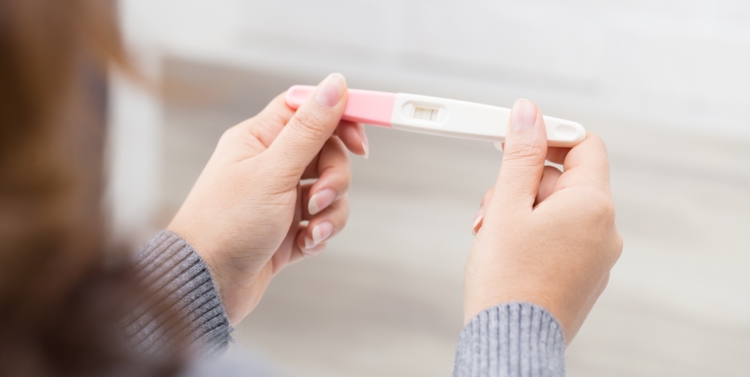 Prueba de embarazo con linea tenue: ¿qué significa?
