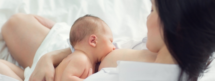 为什么宝宝在喂奶时会睡着？ 