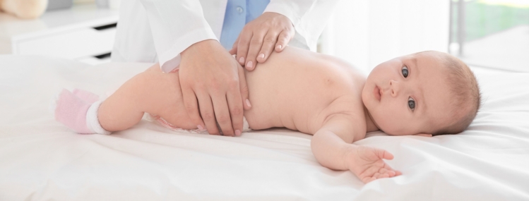 4 dicas para fazer um bebê com gases se sentir melhor