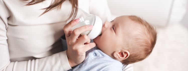 How to Bottle Feed a Baby: Step-By-Step Bottle Feeding Guide