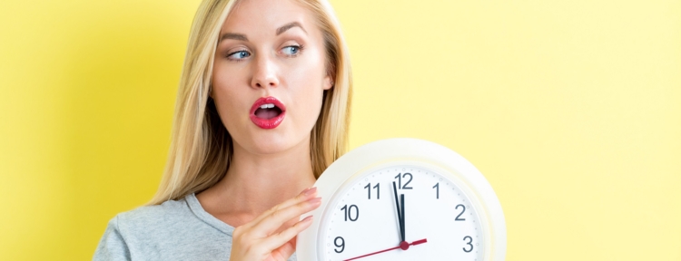 ¿Cuántos días se puede retrasar la regla antes de ser preocupante? 7 causas del retraso en la menstruación