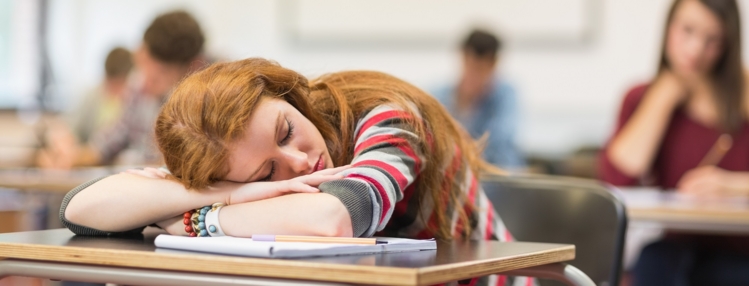 Wie Du im Unterricht trotz wenig Schlaf wach bleibst